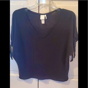 H&M | Cropped V-neck linen tee, Tie detail on dolman sleeves. Super cute!!